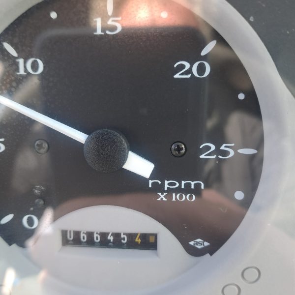 Landini Vision 105 tractor dashboard displaying the kilometers run.